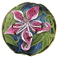 Lilyonsurfacelarge200