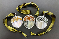 Acorns and Ribbon200